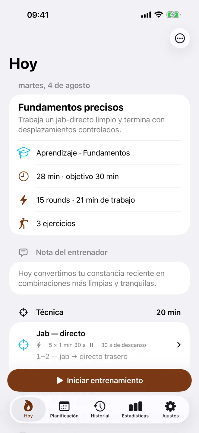 La pantalla Hoy de Kamae: el título del entrenamiento del día, sus cifras y la nota del coach.